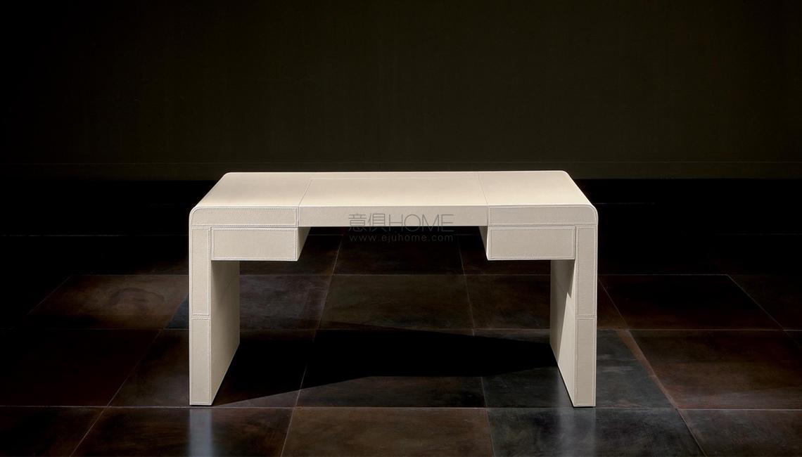 Poker 梳妝臺(tái)