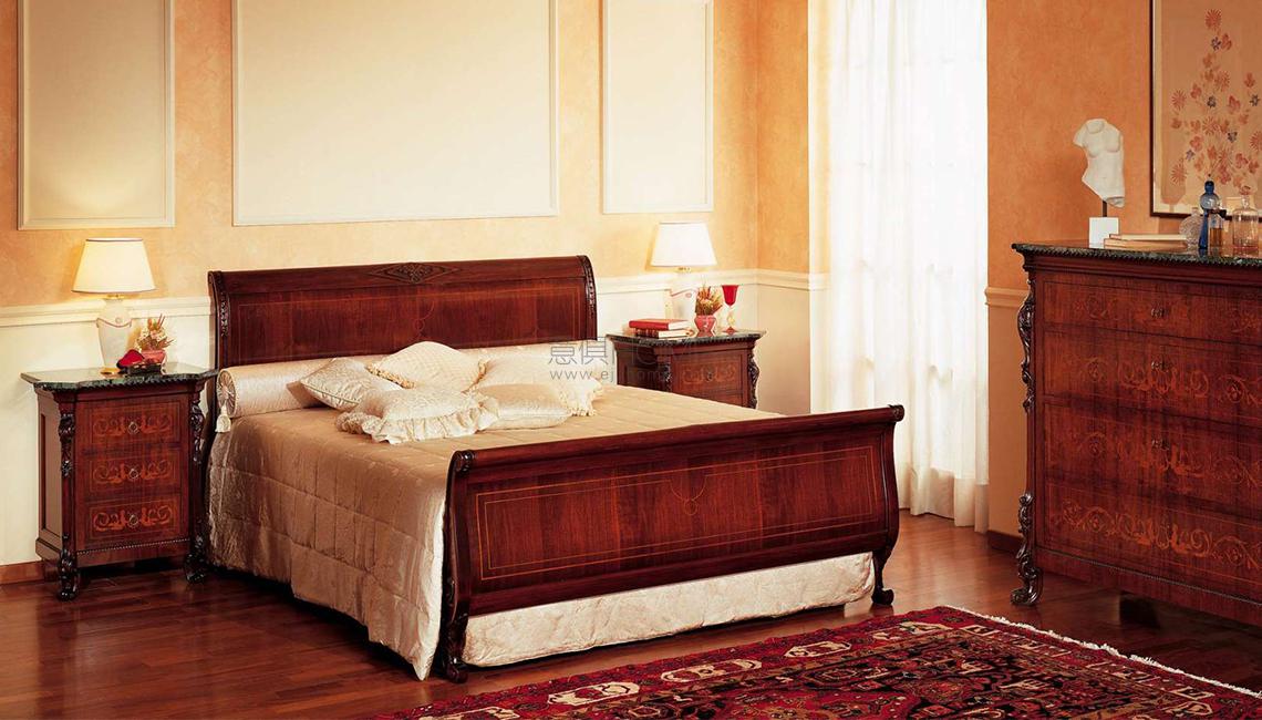 Classic Sicilian 19th century style bedroom 邊柜