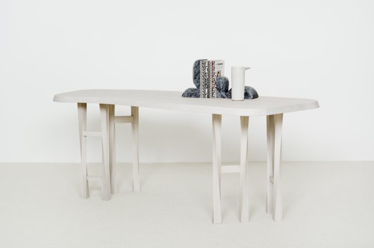 CHRISTOPHE DELCOURTBUREAUX-TWI BUREAU辦公桌