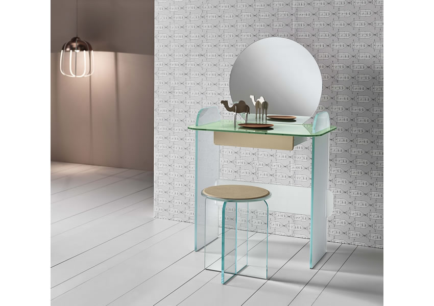 Opalina toeletta 梳妝臺