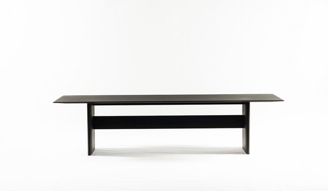 Sea of Tranquillity長(zhǎng)餐桌