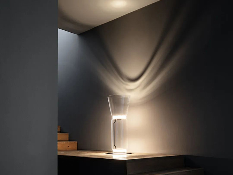 FLOS | 越夜越美麗的氛圍感落地?zé)?，不遺余力展現(xiàn)光影魅力